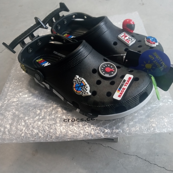NASCAR Crocs sz 8 mn - Picture 2 of 3